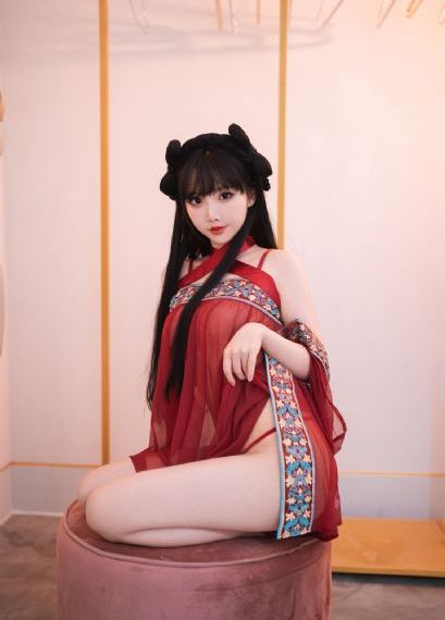 内衣少女