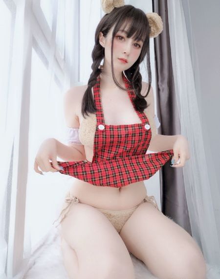 冒牌监护人之寻宝闹翻天